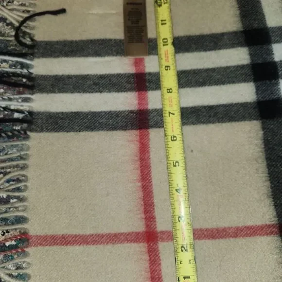 Burberry Classic Beige Nova Check Scarf - Picture 5 of 6